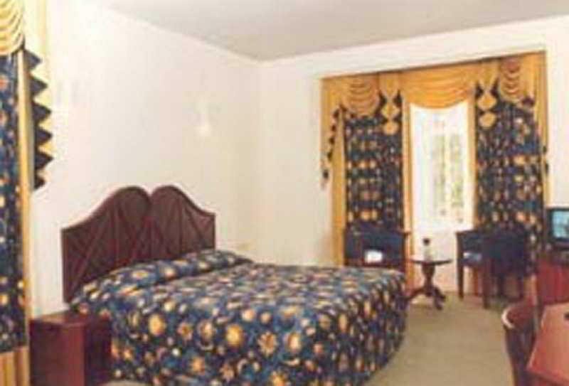 Galway Forest Lodge Hotel Нувара-Элия Номер фото