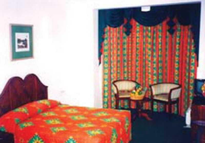 Galway Forest Lodge Hotel Нувара-Элия Экстерьер фото